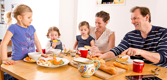 family-breakfast